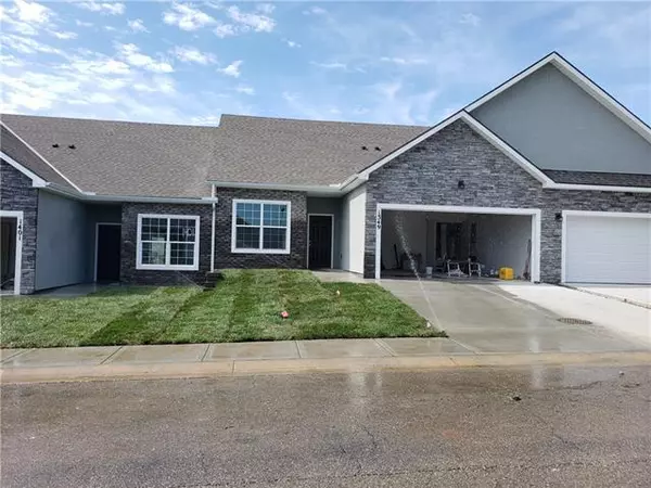 1336 Villa LN, Louisburg, KS 66053