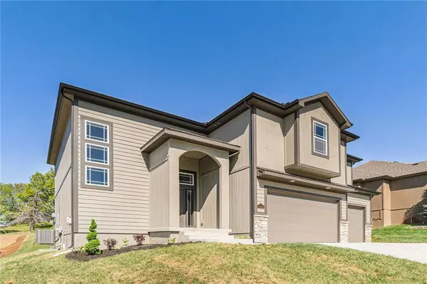 7044 Glenn LN, Parkville, MO 64152