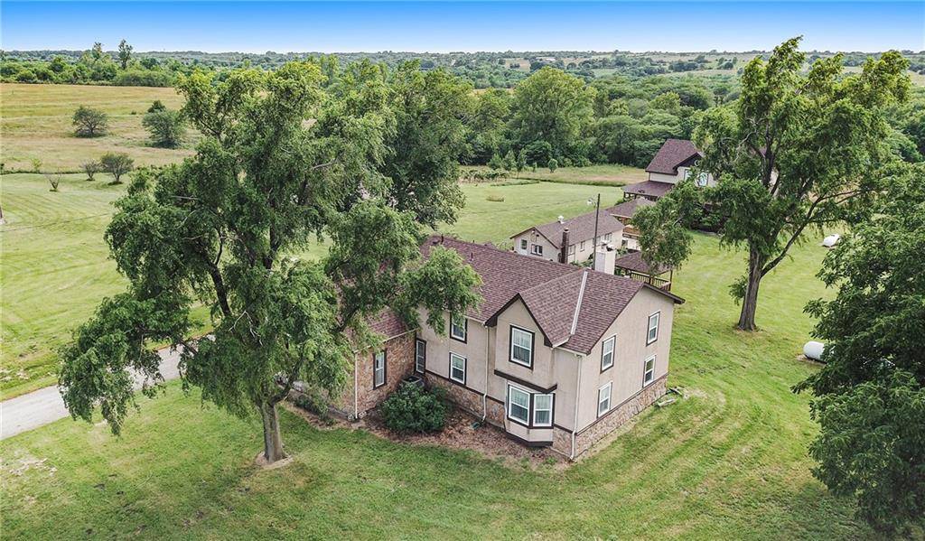 12381 Washington RD, Mclouth, KS 66054
