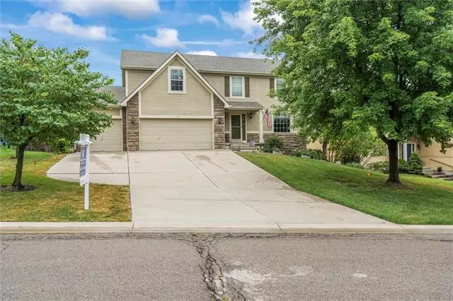 Lansing, KS 66043,1305 Stone LN