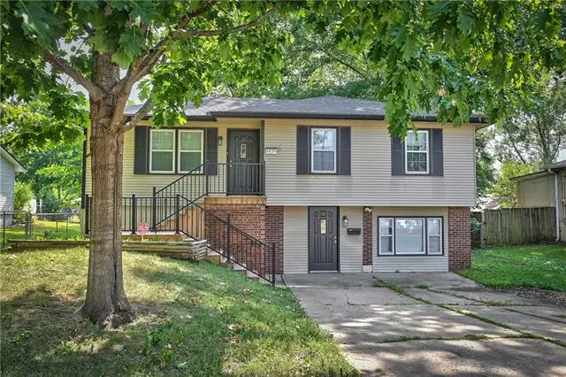 8839 Stark AVE, Kansas City, MO 64138