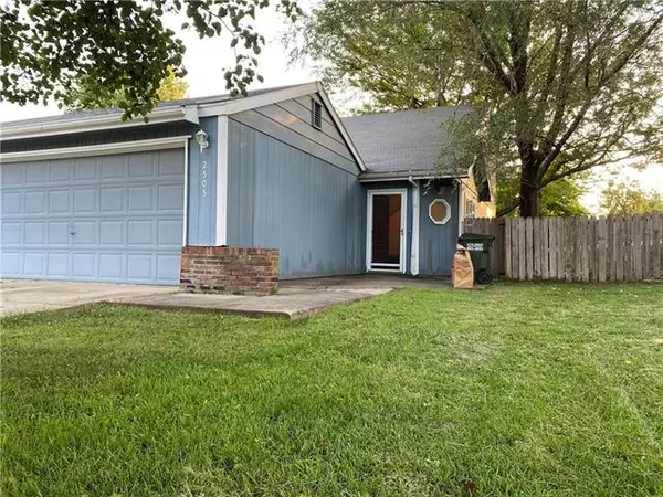 2505 Ponderosa DR, Lawrence, KS 66046