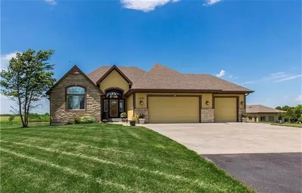 13588 S Spoon Creek RD, Olathe, KS 66061