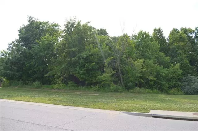 6960 N Norton AVE, Gladstone, MO 64119