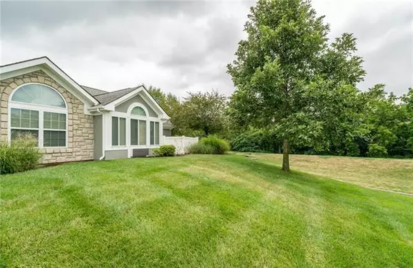 7156 Hedge Lane TER, Shawnee, KS 66227