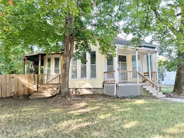 Nevada, MO 64772,615 W Cherry ST