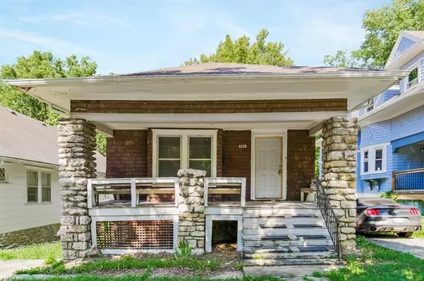 4232 Charlotte ST, Kansas City, MO 64110