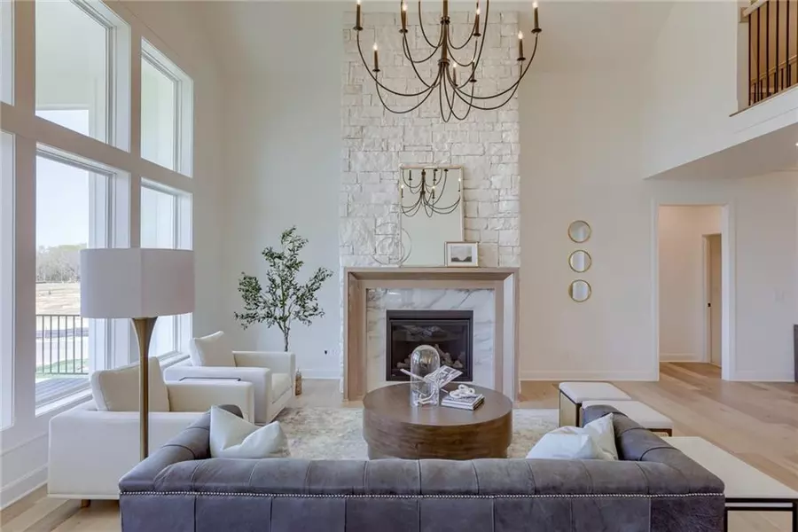 2432 W 177th ST, Overland Park, KS 66085