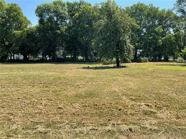 Fontana, KS 66026,203 N Lincoln ST