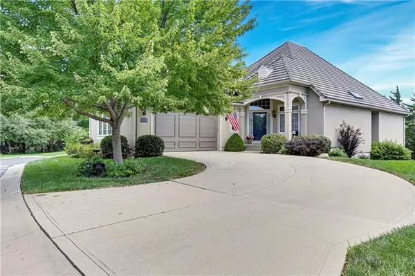 5252 W 150th TER, Leawood, KS 66224