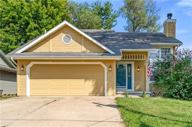 704 N 2nd ST, Lansing, KS 66043