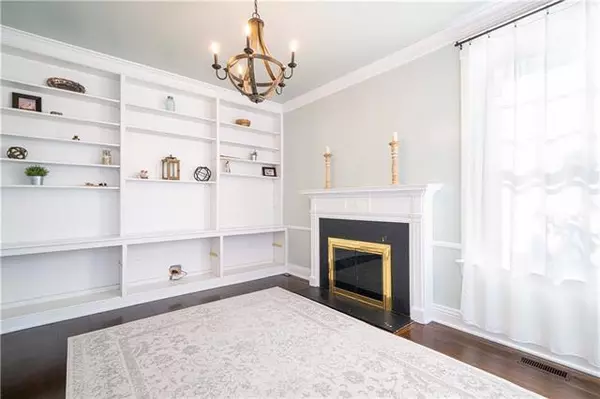 St Joseph, MO 64501,1920 Clay ST