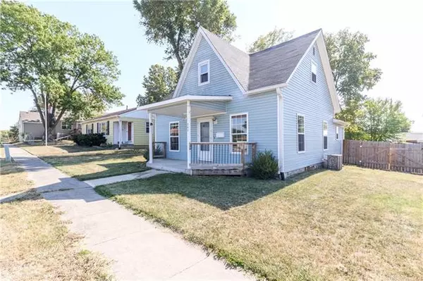 307 W Bridge ST, Knob Noster, MO 65336