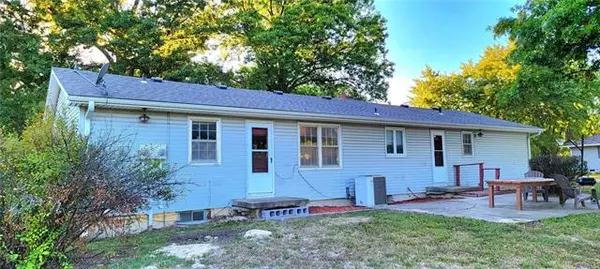 Lacygne, KS 66056,201 S 9th ST