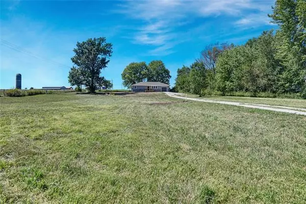 34670 Lone Star RD, Paola, KS 66071