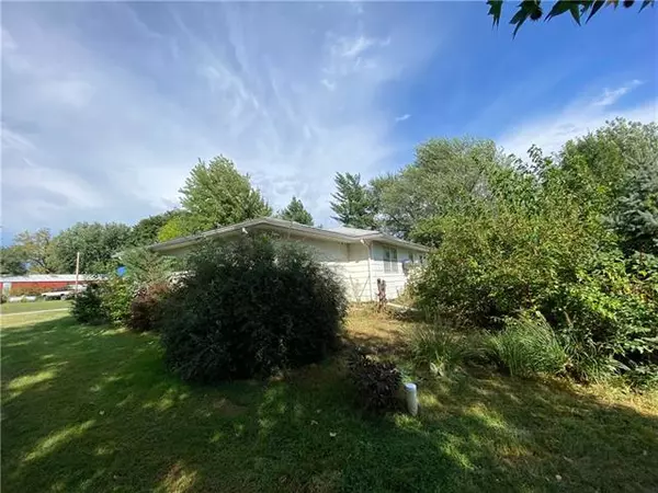 Blythedale, MO 64426,412 Walnut ST