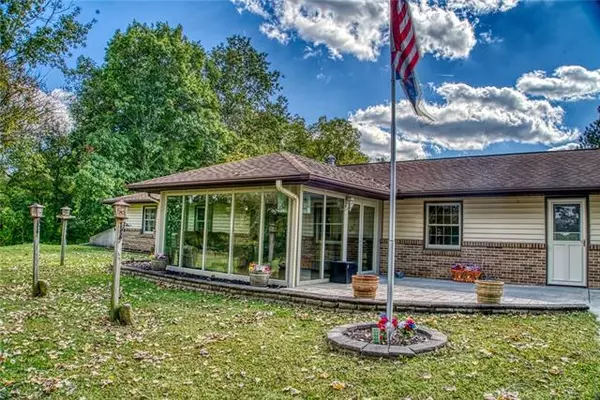 Chilhowee, MO 64733,232 SW 950 RD