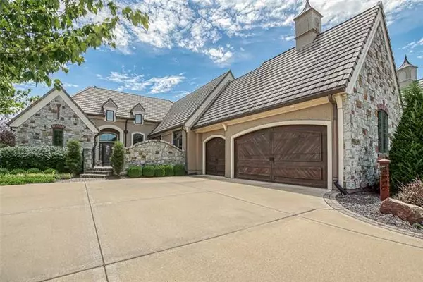 15209 Catalina ST, Leawood, KS 66224
