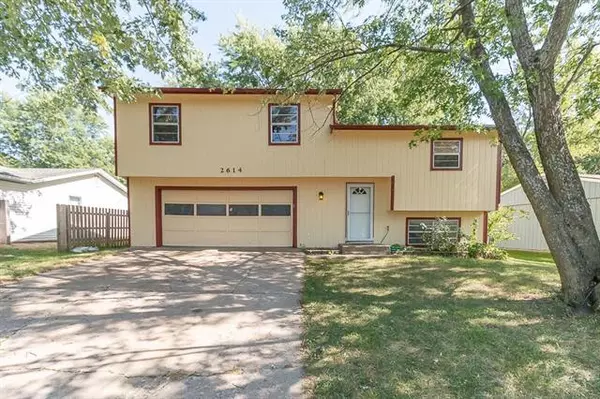 2614 Bonanza ST, Lawrence, KS 66046