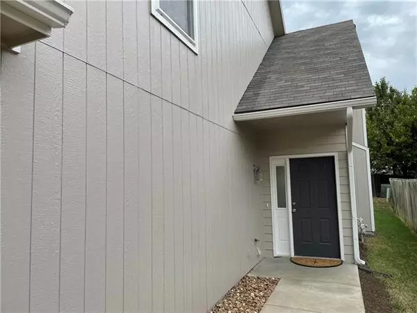 Lawrence, KS 66047,2752 Grand CIR