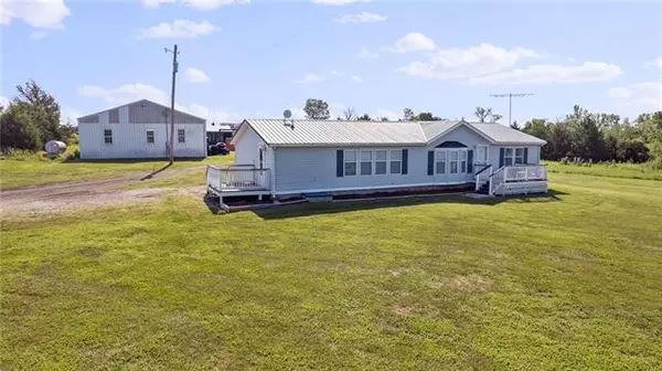 28355 Pressonville RD, Paola, KS 66071