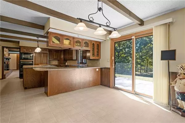 Kearney, MO 64060,15724 Oakmont DR