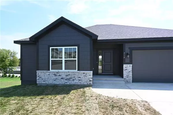 Dearborn, MO 64439,104 Troutman CIR