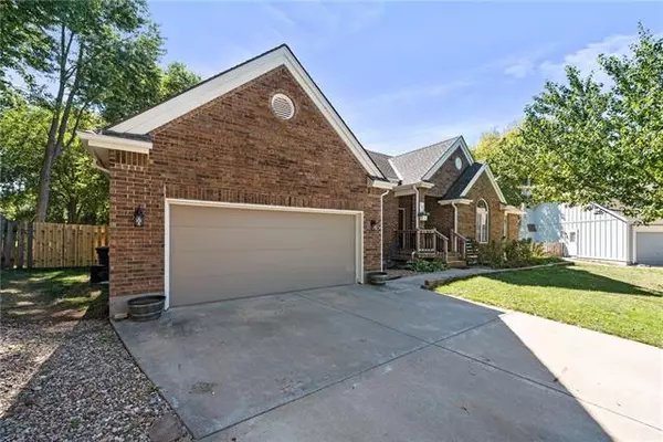 Belton, MO 64012,302 Sunset CT