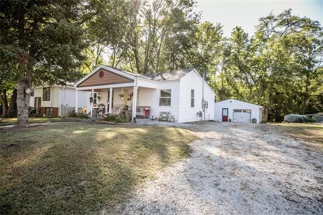 Weston, MO 64098,605 4th ST