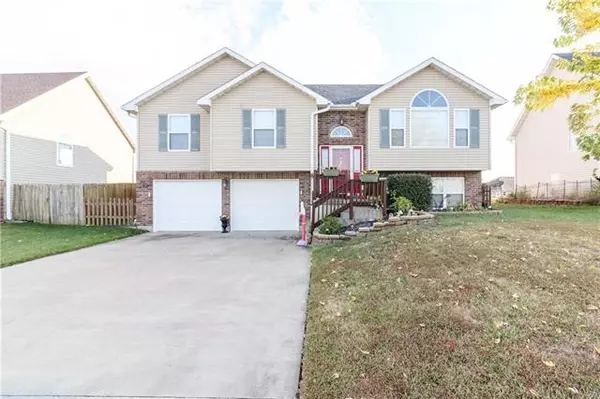 1510 Cloverleaf DR, Warrensburg, MO 64093