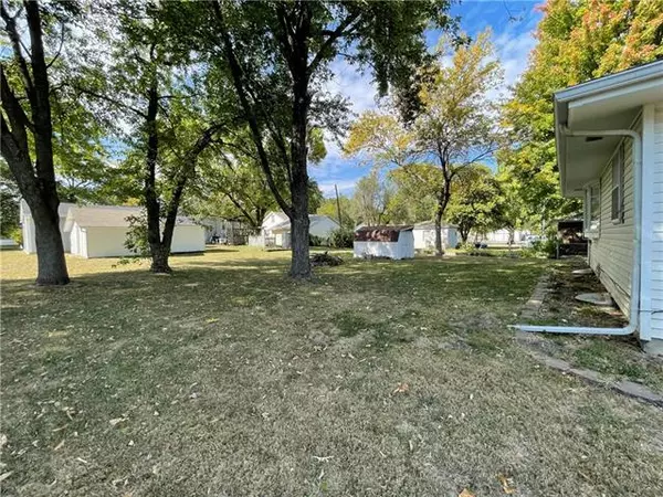 Concordia, MO 64020,1016 S Maple ST