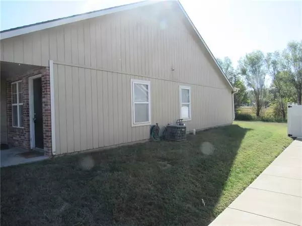 Ottawa, KS 66067,1120 Pebble Beach LN