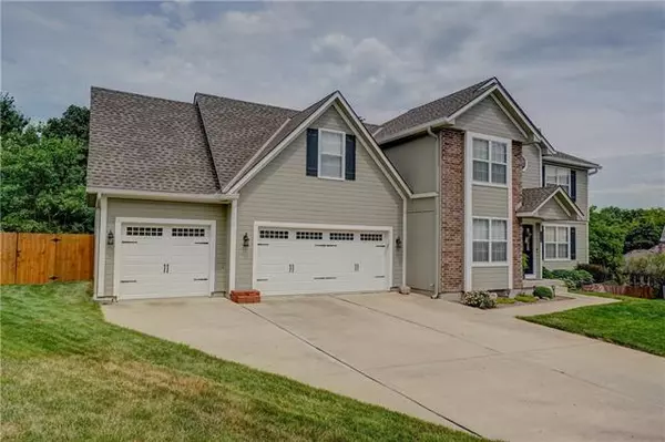 1501 SW Cross Creek PL, Blue Springs, MO 64015