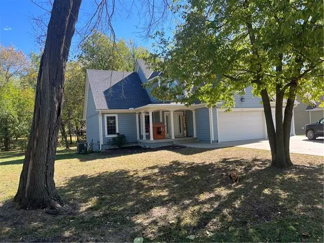 401 S 6th ST, Lacygne, KS 66040