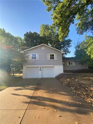 7307 W 89th TER, Overland Park, KS 66212