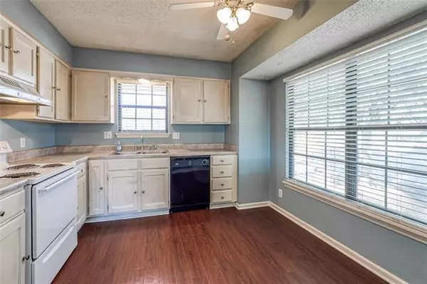 Lee's Summit, MO 64063,1013 7th TER #B