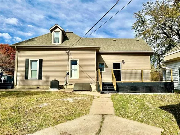 Maryville, MO 64468,702 E 1st ST