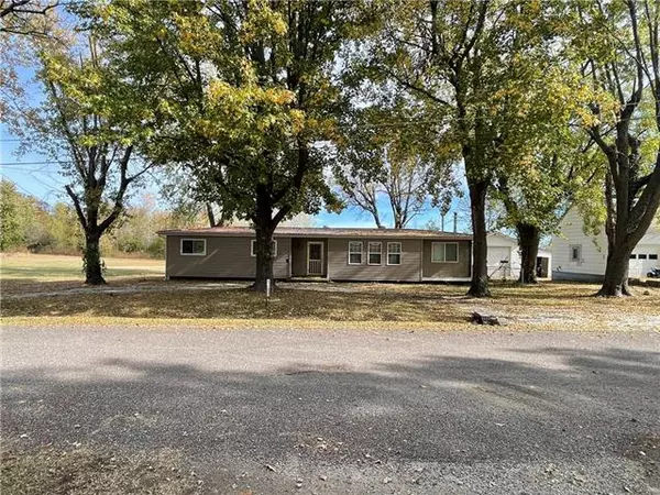 Appleton City, MO 64724,720 N Poplar ST