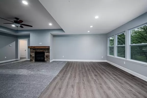 Lansing, KS 66043,600 Beth ST