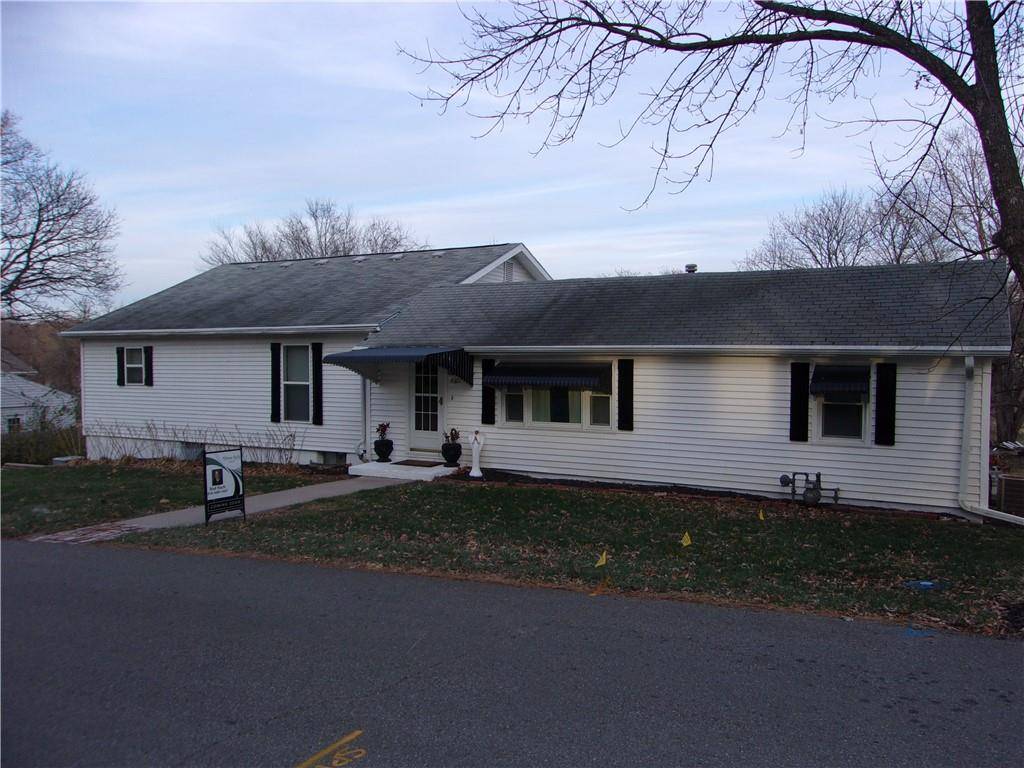 4601 Orchard RD, St Joseph, MO 64505