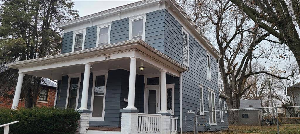 1016 N 10th ST, St Joseph, MO 64501