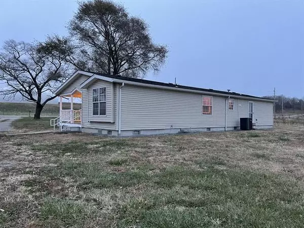 Paola, KS 66071,25651 W 343rd ST