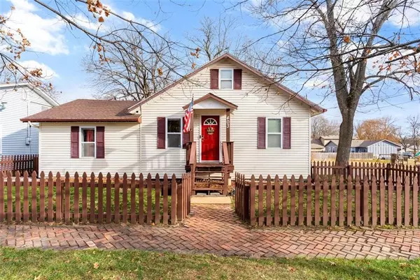 403 S Walnut ST, Paola, KS 66071