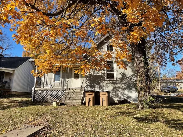 1017 Unity ST, Atchison, KS 66002