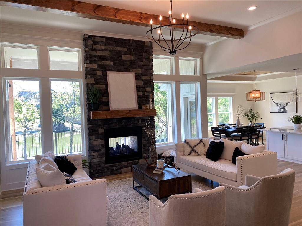 9094 FREEDOM CIR, Lenexa, KS 66227