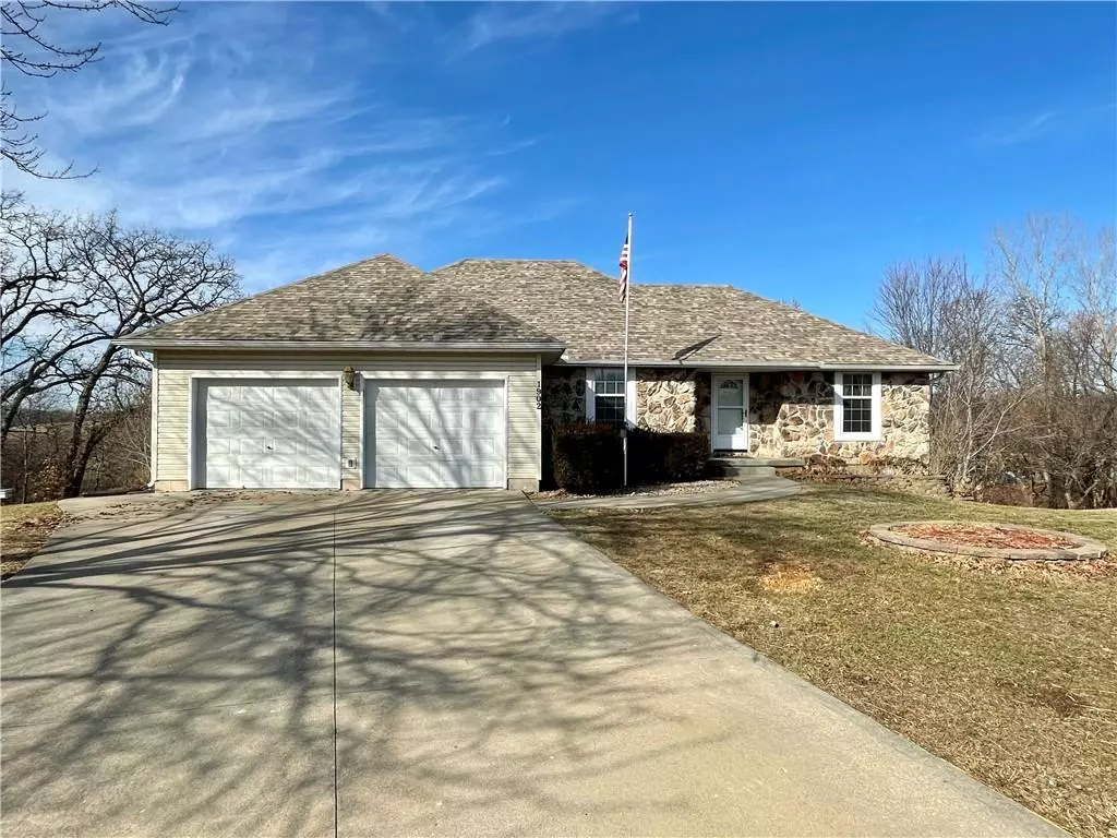 Knob Noster, MO 65336,1902 6th Street CT