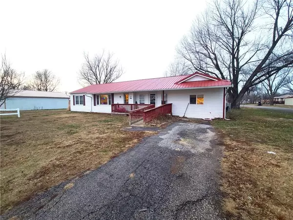 Uniontown, KS 66779,205 Hill ST