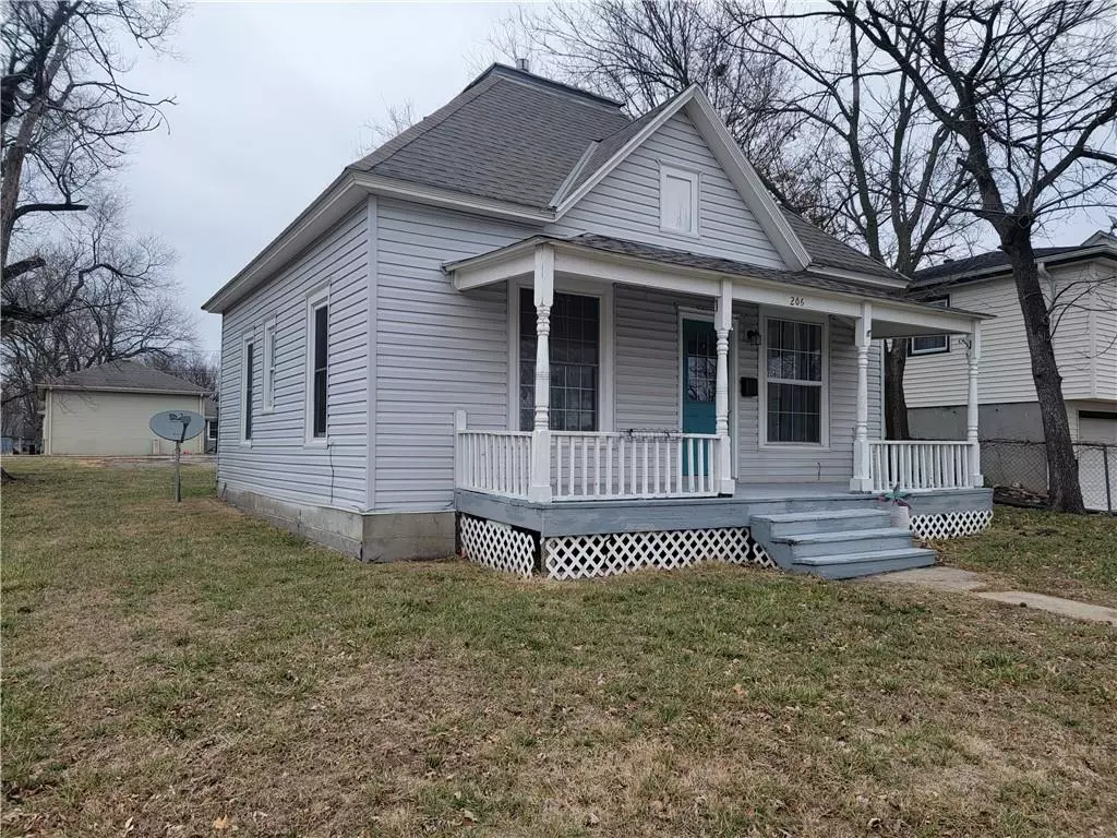 Paola, KS 66071,206 W Chippewa ST