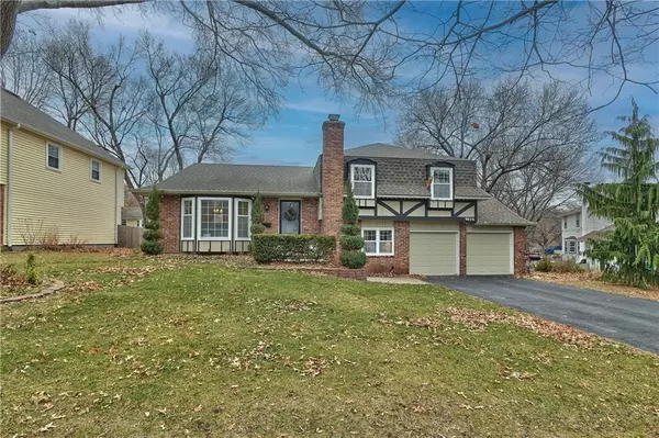 Overland Park, KS 66212,9806 W 99th PL