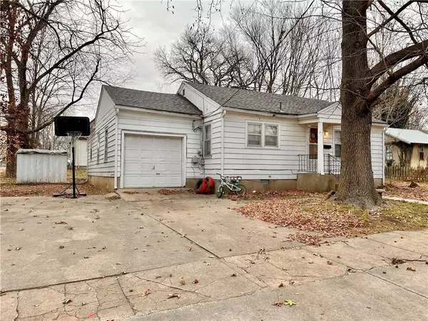 Nevada, MO 64772,310 W Hickory ST